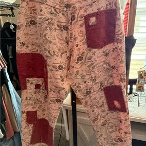 Floral Patchwork Cropped Pants in Pink and Red